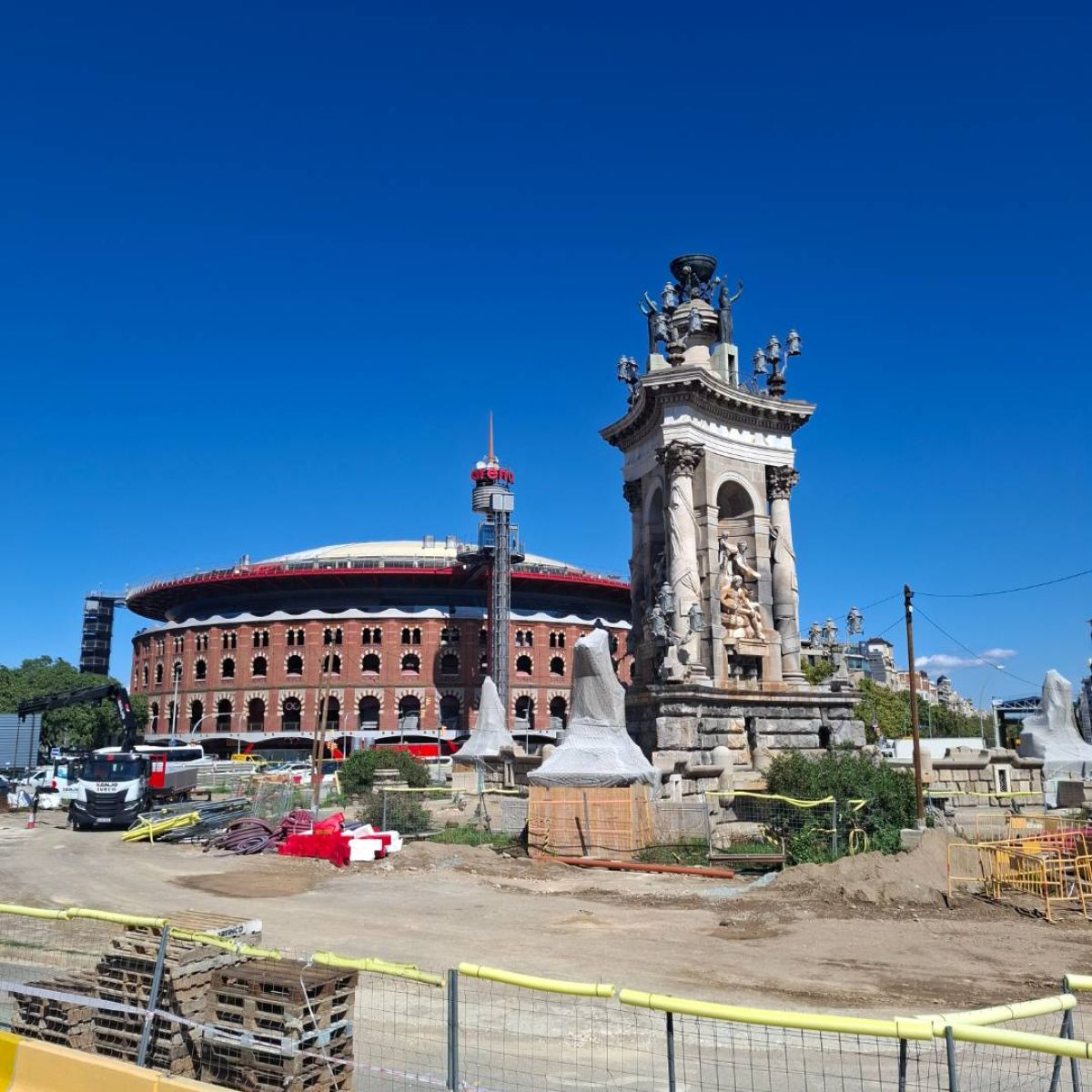 Ausflugsfoto - in Barcelona - Spanien - Mittelmeer - Kreuzfahrt mit Mein Schiff Relax - 2025 - Bild 3
