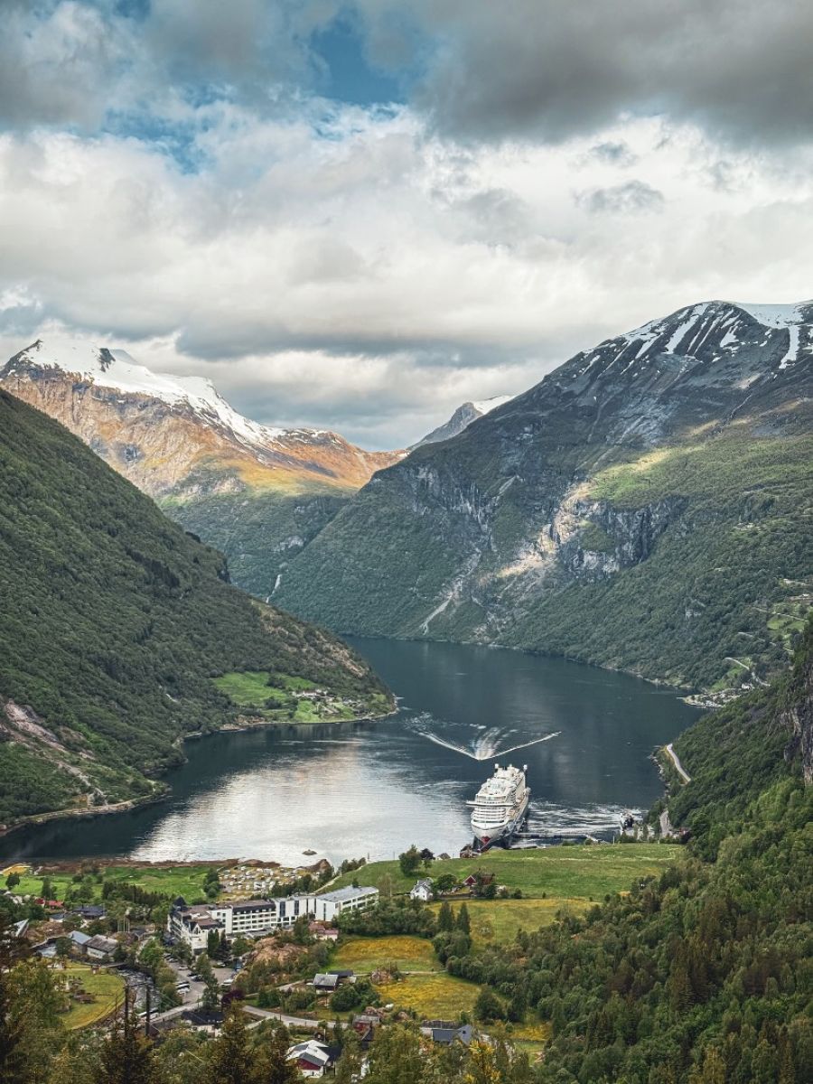 Ausflugsfoto - in Geirangerfjord - Norwegen - Nordeuropa - Kreuzfahrt mit AIDAprima - 2025