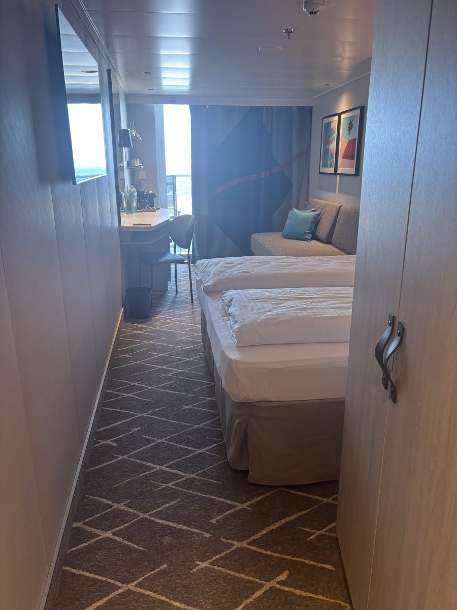 Kabinenfoto - auf Mein Schiff Flow - Balkonkabine - Nummer 8035 - Kreuzfahrt Mittelmeer - 2026 - Bild 7