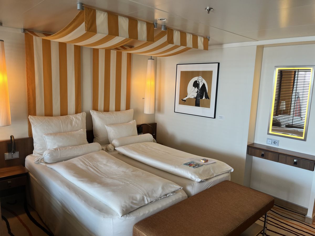 Kabinenfoto - auf AIDAprima - Junior Suite - Nummer 8136 - Kreuzfahrt Westeuropa - 2024 - Bild 2