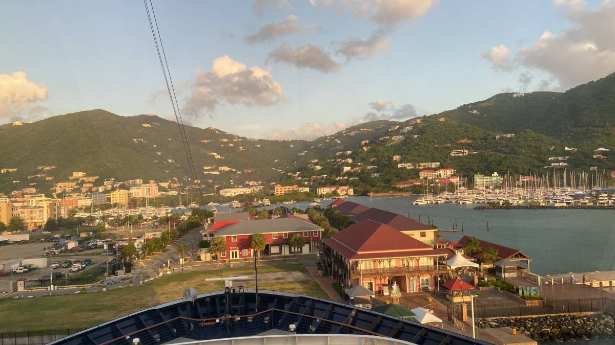 Kabinenfoto - auf Mein Schiff 1 - Meerblickkabine - Nummer 8000 - Kreuzfahrt Nordamerika - 2025 - Bild 3