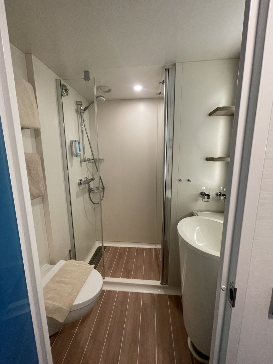 Kabinenfoto - auf AIDAcosma - Balkonkabine - Nummer 10138 - Kreuzfahrt Kanaren - 2026 - Bild 4