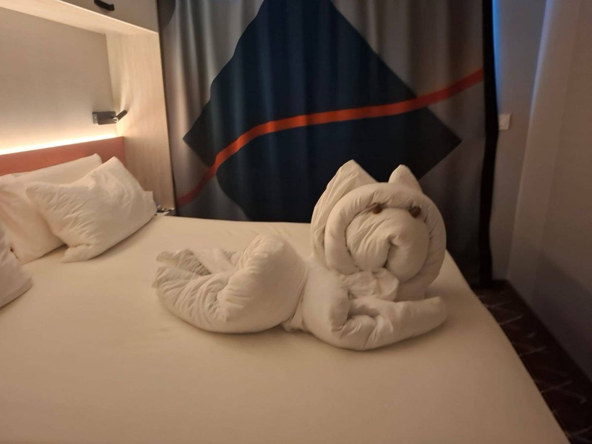 Kabinenfoto - auf Mein Schiff Relax - Balkonkabine - Nummer 12043 - Kreuzfahrt Mittelmeer - 2025 - Bild 7